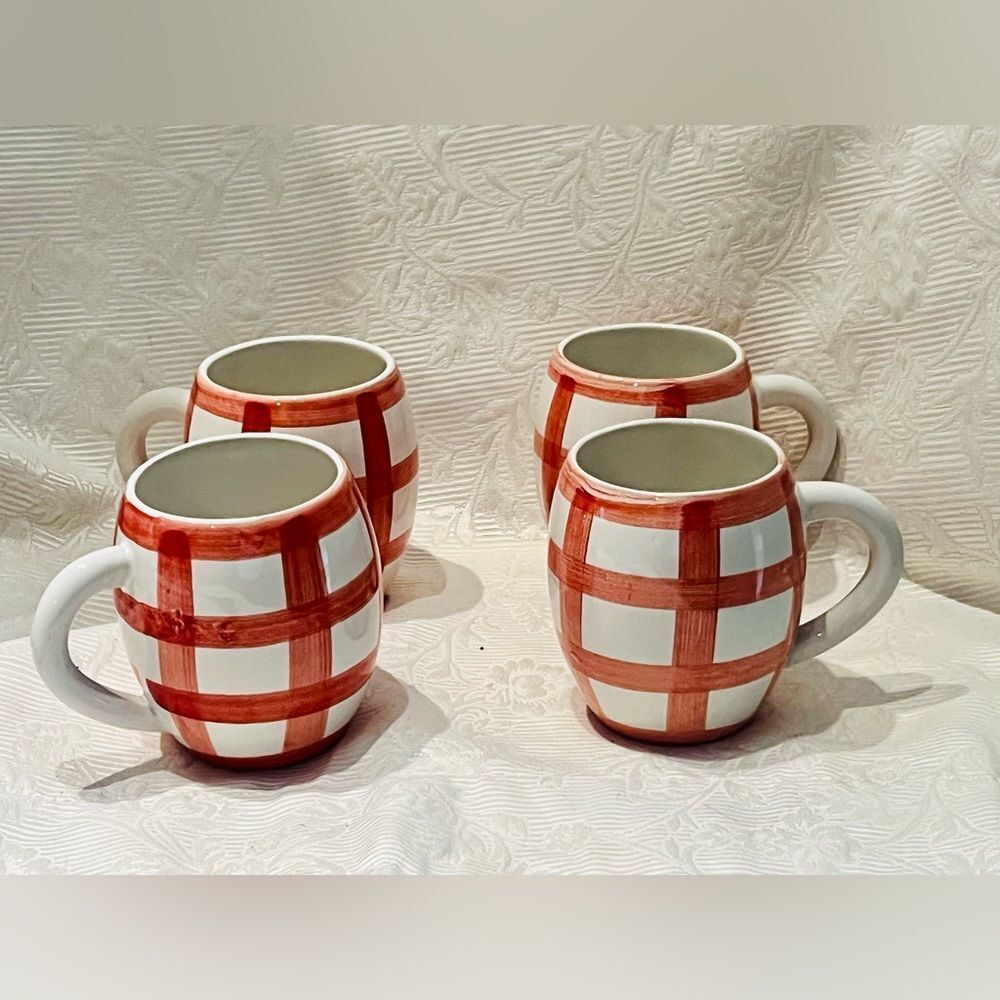 Von Pok & Chang Gingham White And Pink‎ Plaid Ceramic 4.75" Mugs Set 4 NWOB